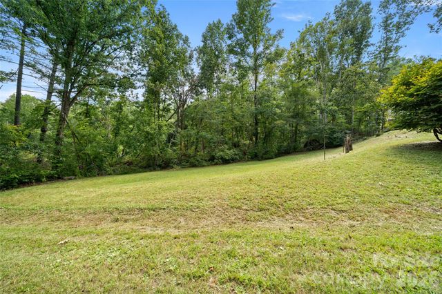 150 Mountain Laurel Lane, Fletcher, NC 28732