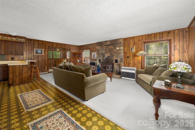 150 Mountain Laurel Lane, Fletcher, NC 28732