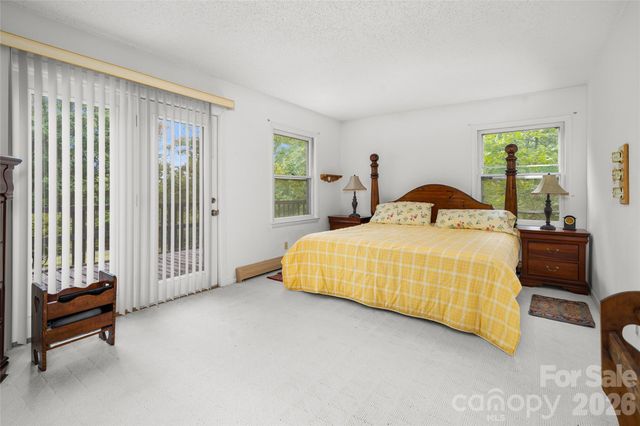 150 Mountain Laurel Lane, Fletcher, NC 28732