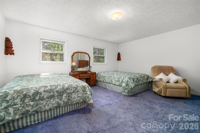 150 Mountain Laurel Lane, Fletcher, NC 28732
