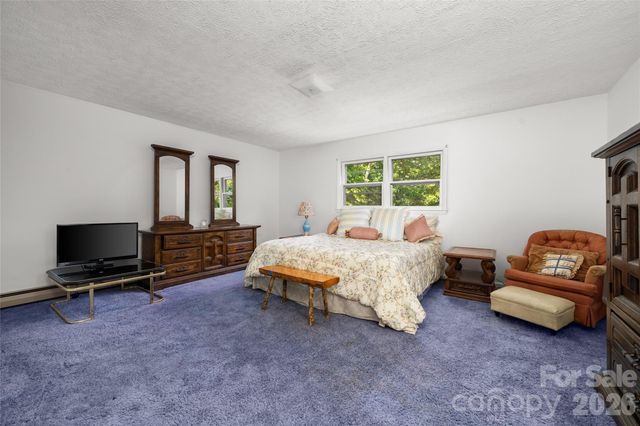 150 Mountain Laurel Lane, Fletcher, NC 28732