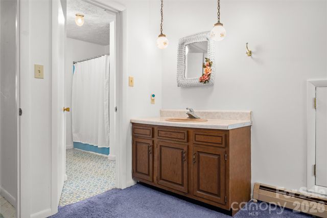 150 Mountain Laurel Lane, Fletcher, NC 28732