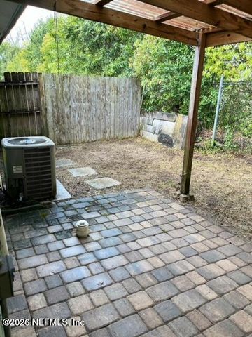 8067 PARENTAL Circle, Jacksonville, FL 32216