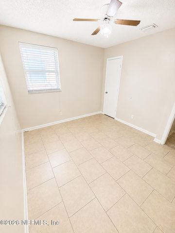 8067 PARENTAL Circle, Jacksonville, FL 32216