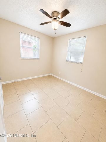 8067 PARENTAL Circle, Jacksonville, FL 32216