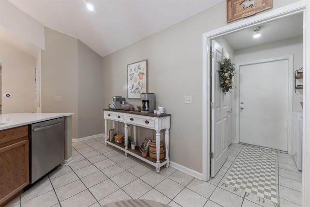1925 APPLING OAKS CIR, Cordova, TN 38016