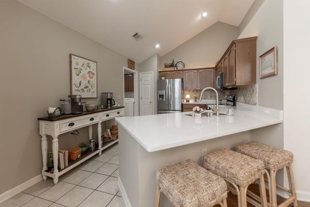 1925 APPLING OAKS CIR, Cordova, TN 38016