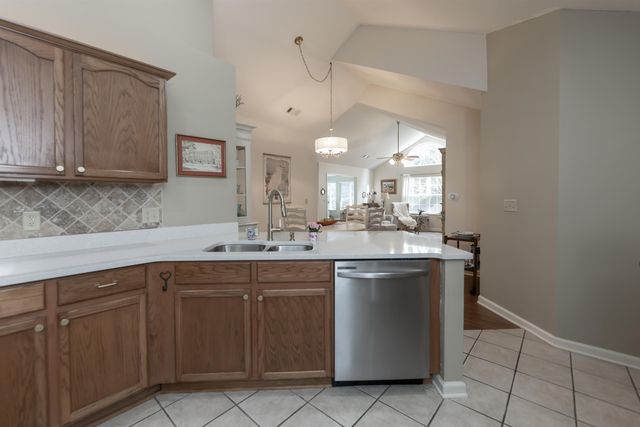 1925 APPLING OAKS CIR, Cordova, TN 38016