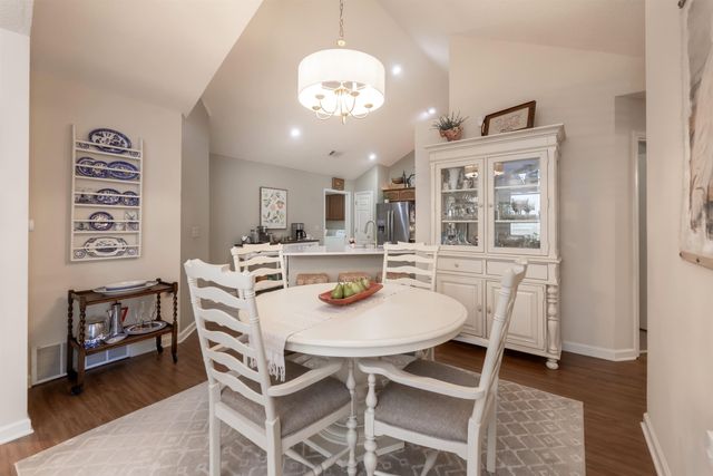 1925 APPLING OAKS CIR, Cordova, TN 38016