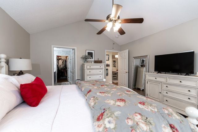 1925 APPLING OAKS CIR, Cordova, TN 38016