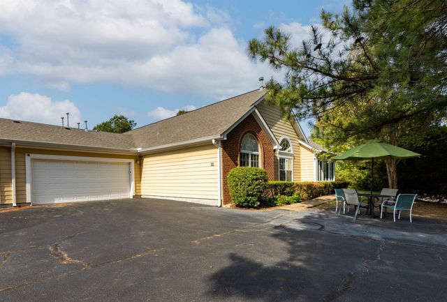 1925 APPLING OAKS CIR, Cordova, TN 38016