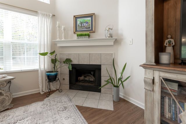 1925 APPLING OAKS CIR, Cordova, TN 38016