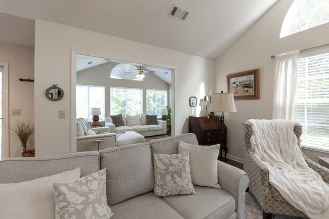 1925 APPLING OAKS CIR, Cordova, TN 38016