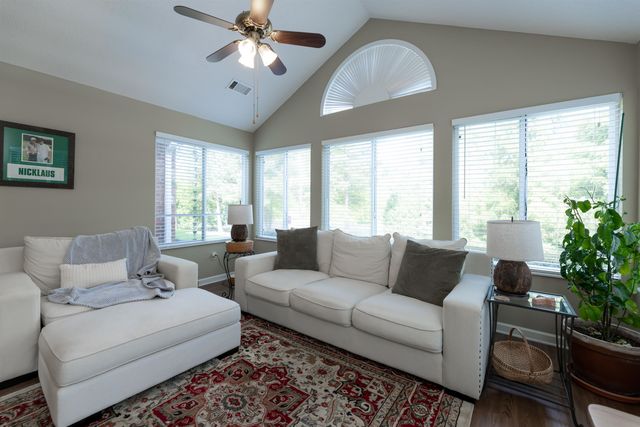 1925 APPLING OAKS CIR, Cordova, TN 38016
