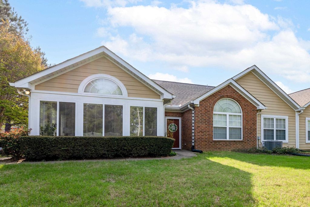 1925 APPLING OAKS CIR, Cordova, TN 38016