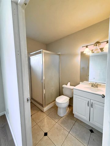 6917 Briggs Dr, Sacramento, CA 95828