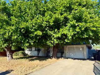 6917 Briggs Dr, Sacramento, CA 95828