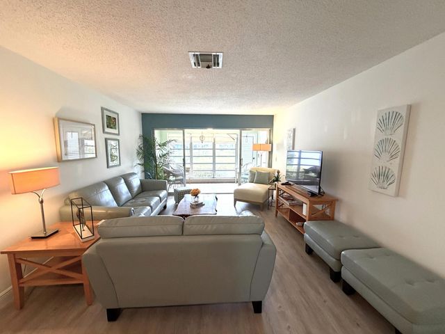 2520 Pansey Lane D, Delray Beach, FL 33445