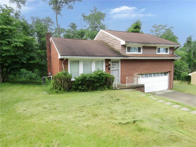 571 Grove Rd, Penn Hills, PA 15147