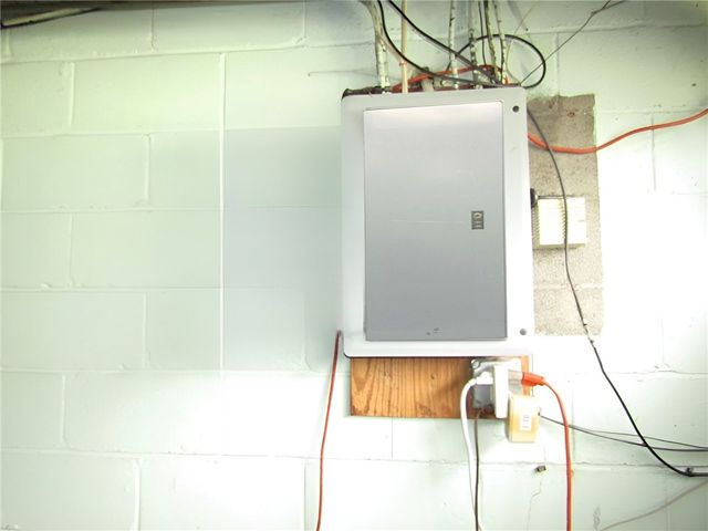 571 Grove Rd, Penn Hills, PA 15147