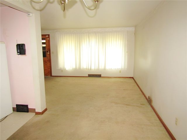 571 Grove Rd, Penn Hills, PA 15147