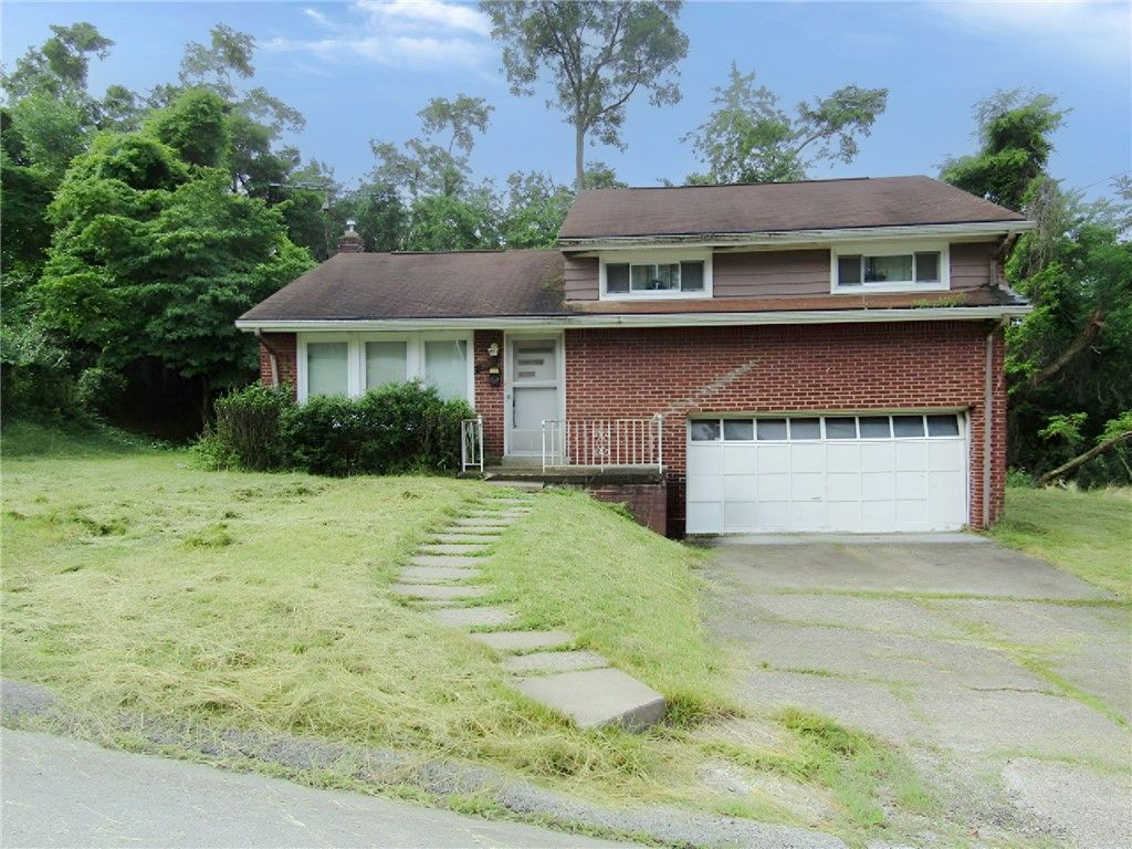 571 Grove Rd, Penn Hills, PA 15147