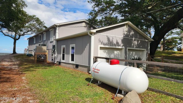 197 Pamlico Parkway, Beaufort, NC 28516