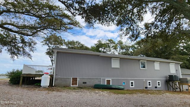 197 Pamlico Parkway, Beaufort, NC 28516