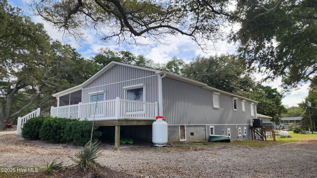 197 Pamlico Parkway, Beaufort, NC 28516