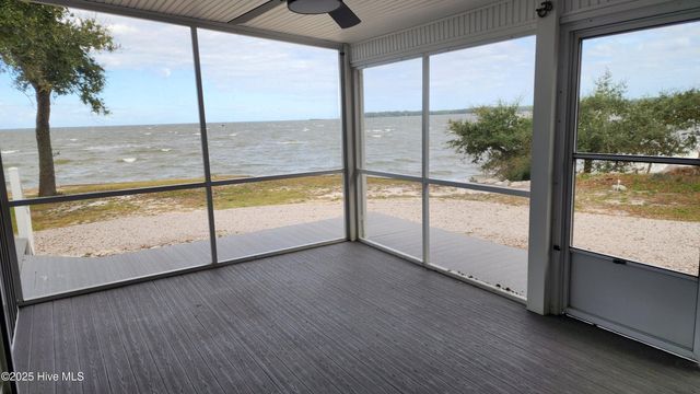 197 Pamlico Parkway, Beaufort, NC 28516