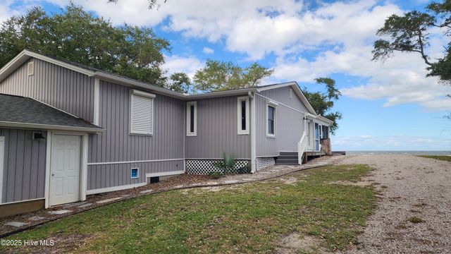 197 Pamlico Parkway, Beaufort, NC 28516