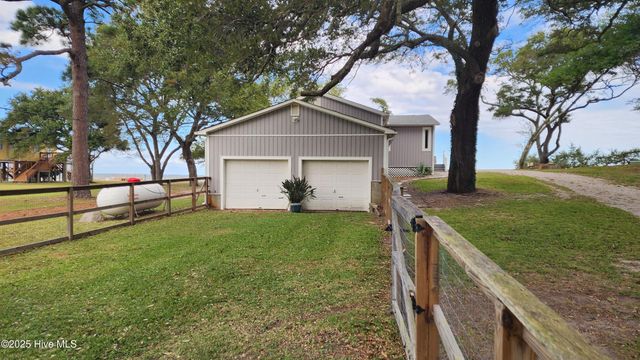197 Pamlico Parkway, Beaufort, NC 28516