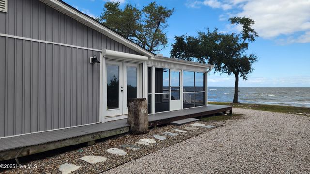 197 Pamlico Parkway, Beaufort, NC 28516