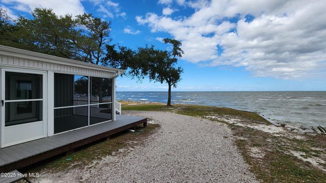 197 Pamlico Parkway, Beaufort, NC 28516