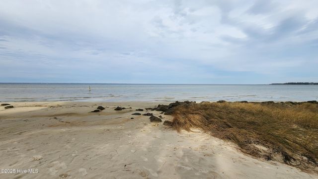 197 Pamlico Parkway, Beaufort, NC 28516