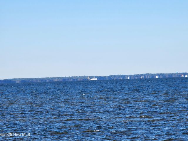 197 Pamlico Parkway, Beaufort, NC 28516