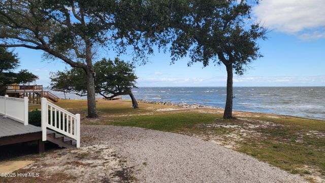 197 Pamlico Parkway, Beaufort, NC 28516