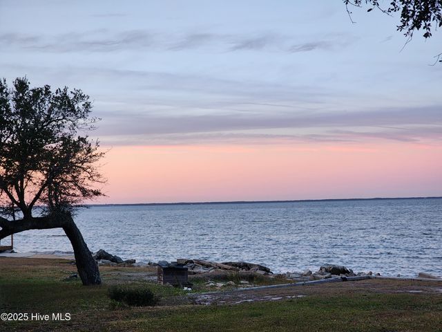 197 Pamlico Parkway, Beaufort, NC 28516