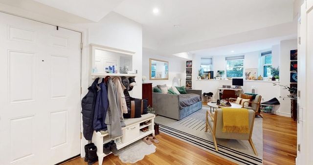 289 Beacon BF, Boston, MA 02116