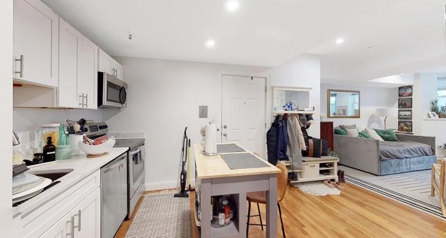289 Beacon BF, Boston, MA 02116
