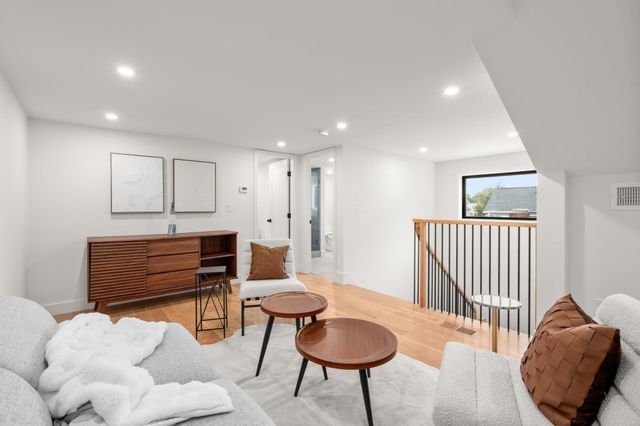 34 West St 34, Newton, MA 02458