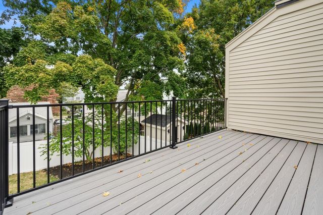 34 West St 34, Newton, MA 02458