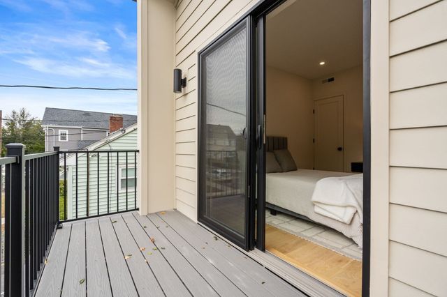 34 West St 34, Newton, MA 02458