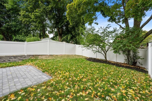34 West St 34, Newton, MA 02458