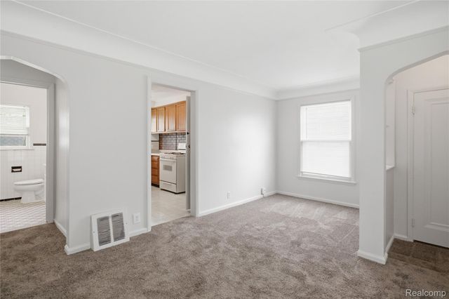 26316 Powers Avenue, Dearborn Heights, MI 48125