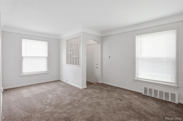 26316 Powers Avenue, Dearborn Heights, MI 48125