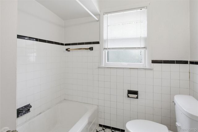 26316 Powers Avenue, Dearborn Heights, MI 48125
