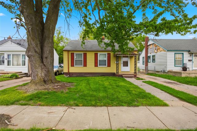 26316 Powers Avenue, Dearborn Heights, MI 48125