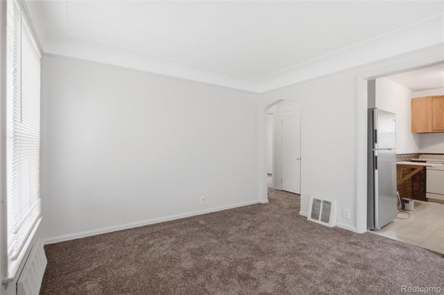 26316 Powers Avenue, Dearborn Heights, MI 48125