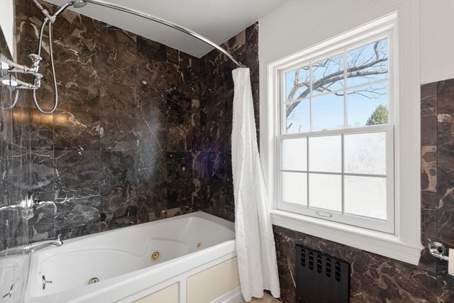 29 Gammons, Newton, MA 02468